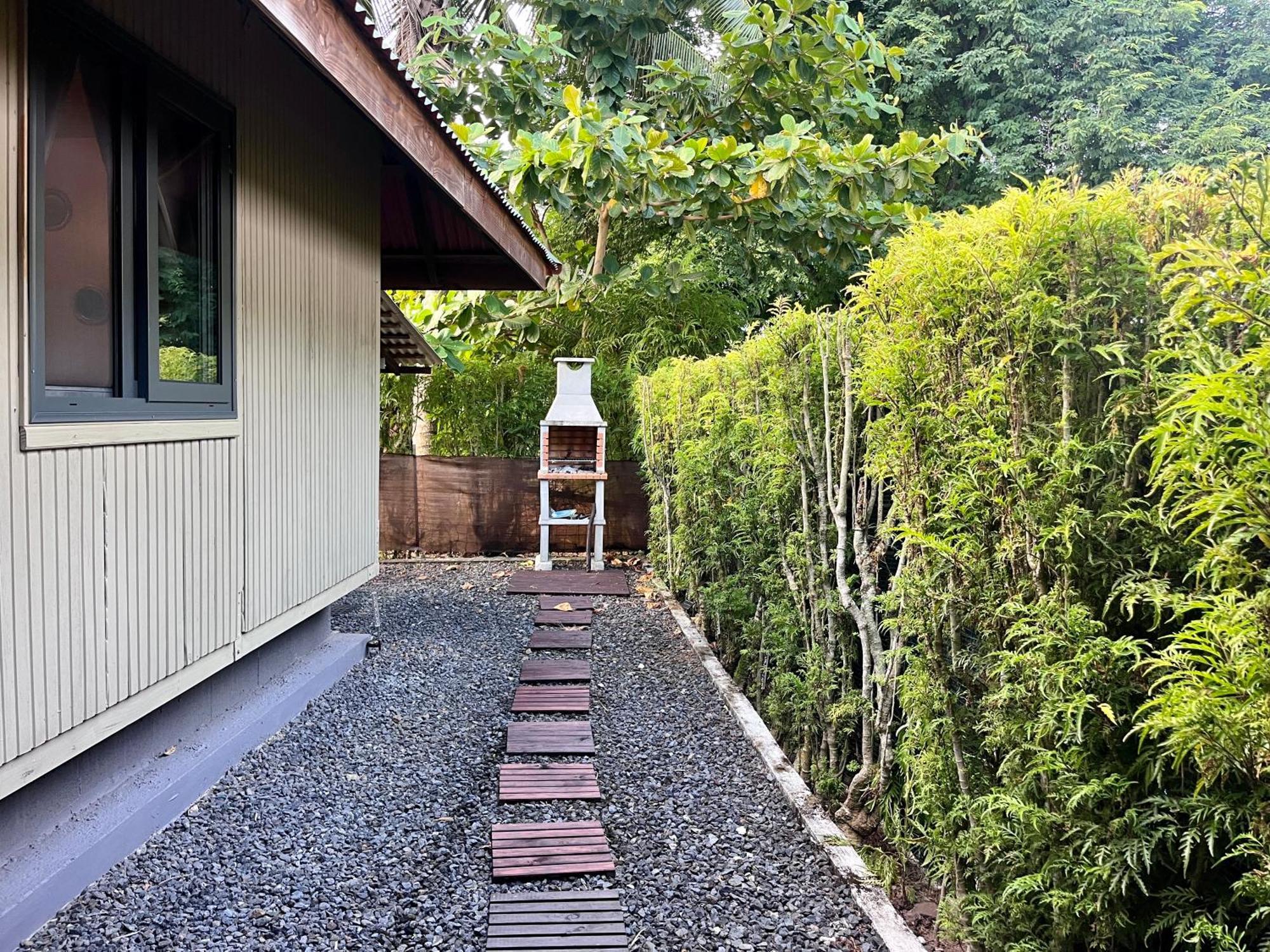 Faaora Lodge, Little Paradise Haapiti Екстер'єр фото