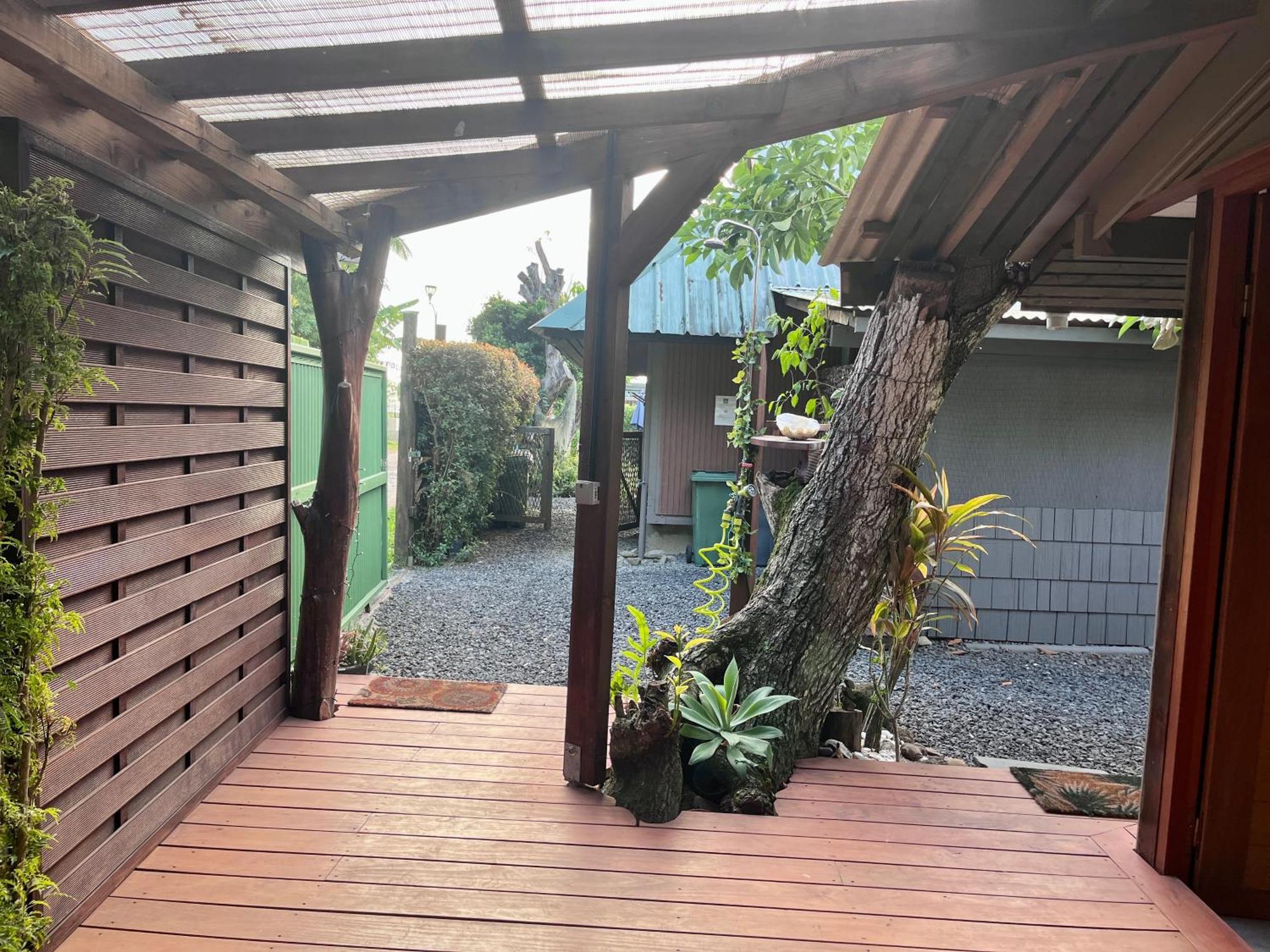 Faaora Lodge, Little Paradise Haapiti Екстер'єр фото