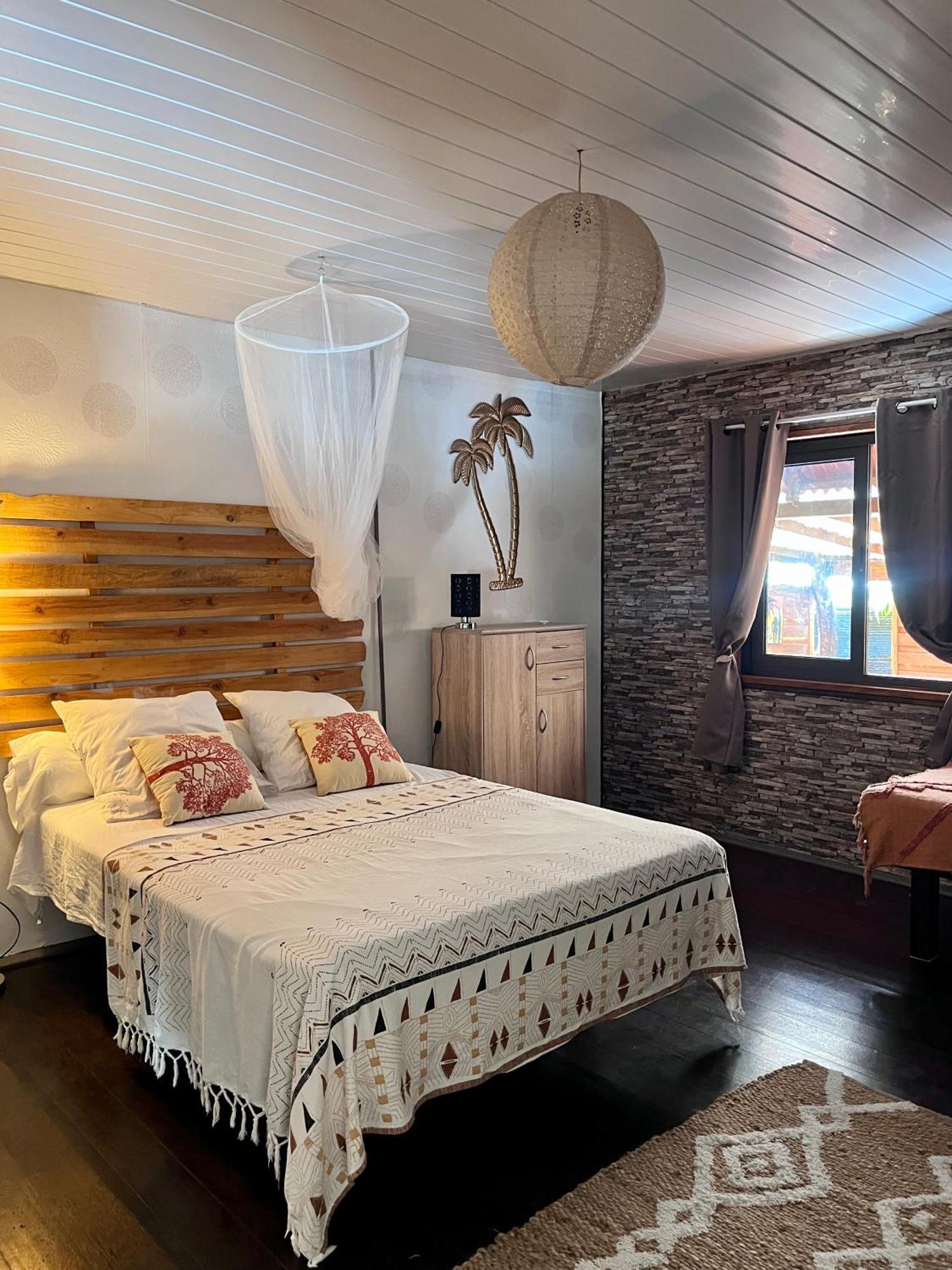 Faaora Lodge, Little Paradise Haapiti Екстер'єр фото