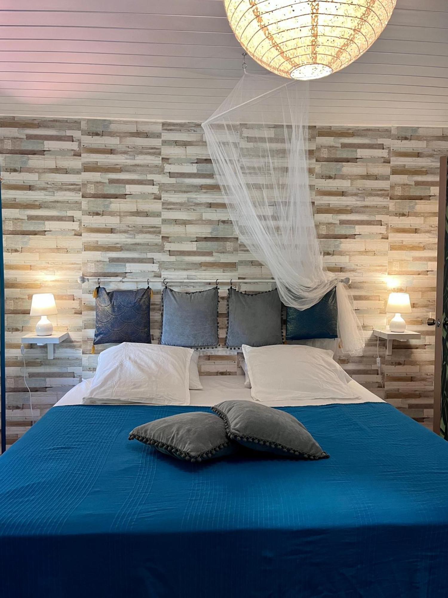 Faaora Lodge, Little Paradise Haapiti Екстер'єр фото