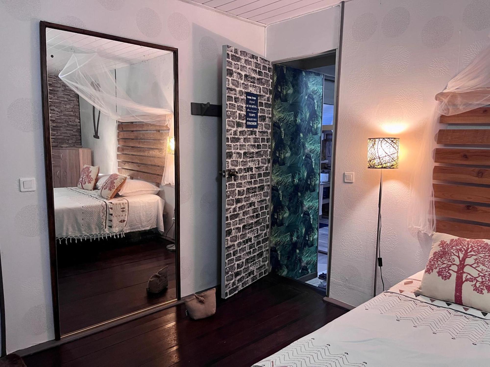 Faaora Lodge, Little Paradise Haapiti Екстер'єр фото