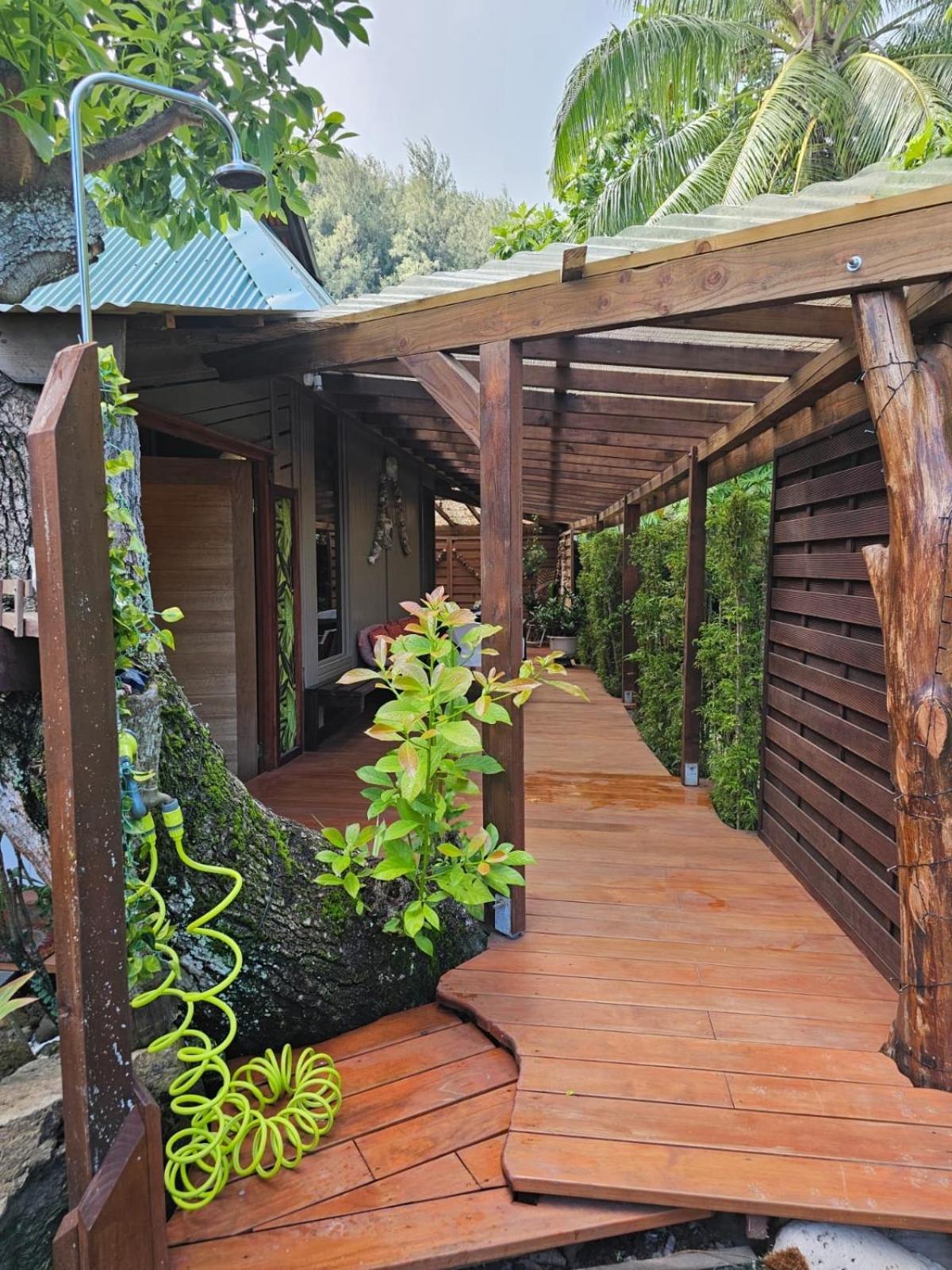 Faaora Lodge, Little Paradise Haapiti Екстер'єр фото