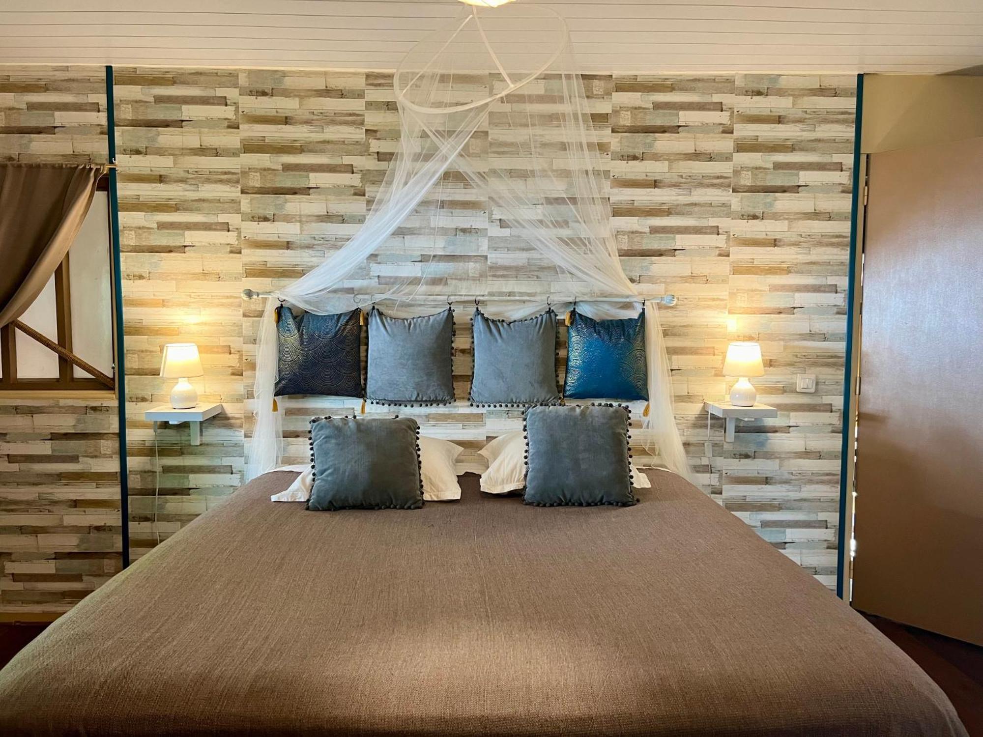 Faaora Lodge, Little Paradise Haapiti Екстер'єр фото